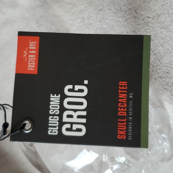 Foster and Rye Skull Decanter 750 ml - Picture 4 of 9